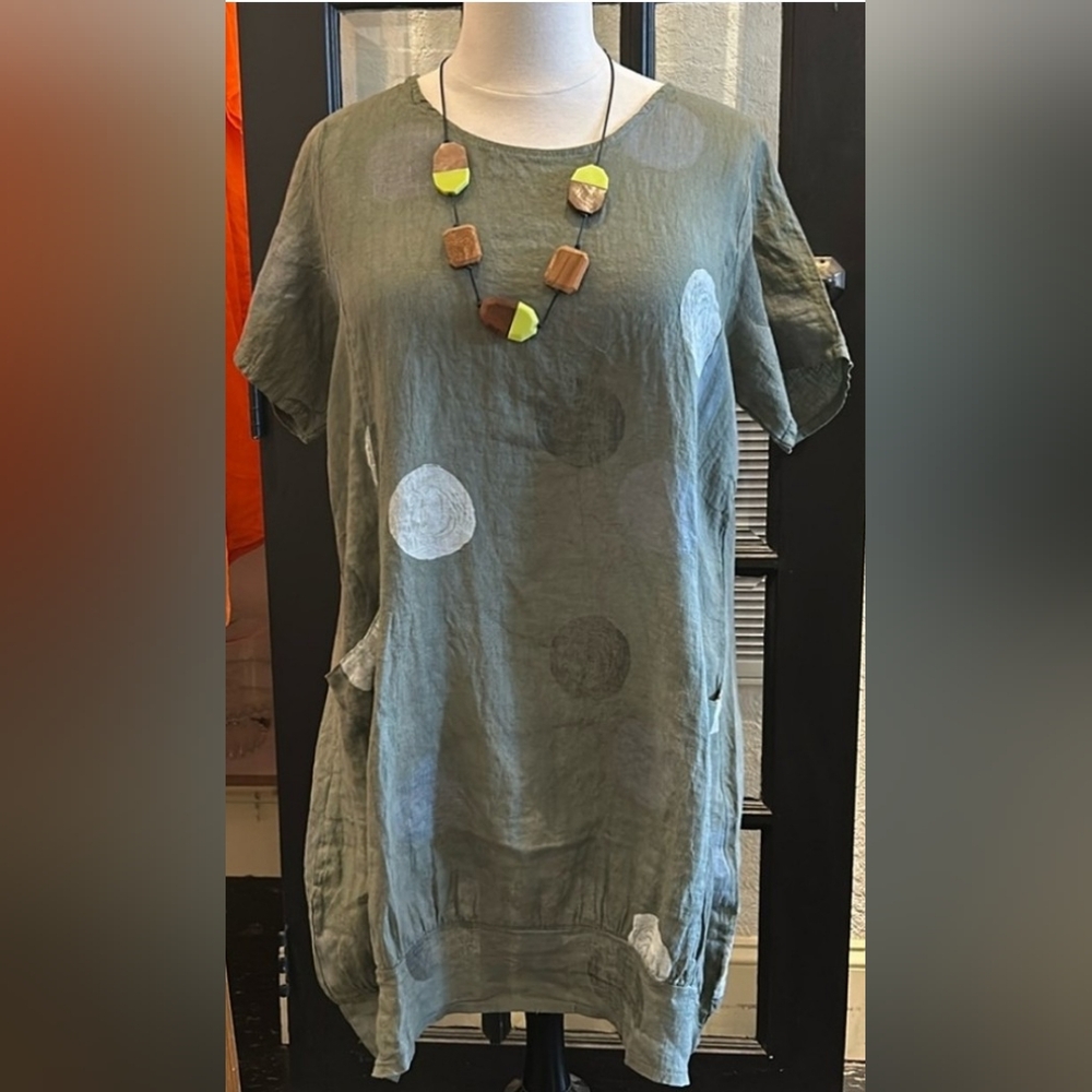 100% Italian Linen Dress one size olive w/ polka dots fits up to size 18/20. Nwt